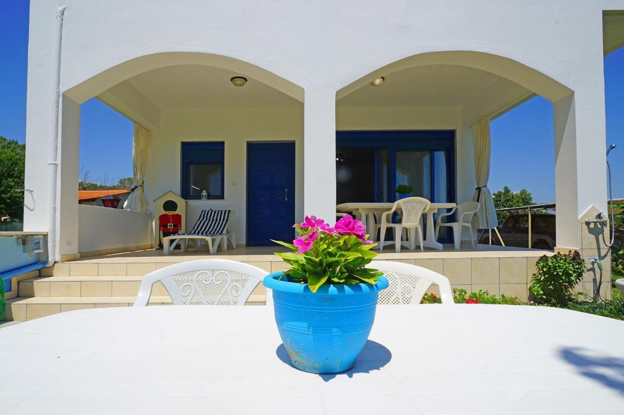 Dolphins House Villa Paralia Avdhiron Bagian luar foto